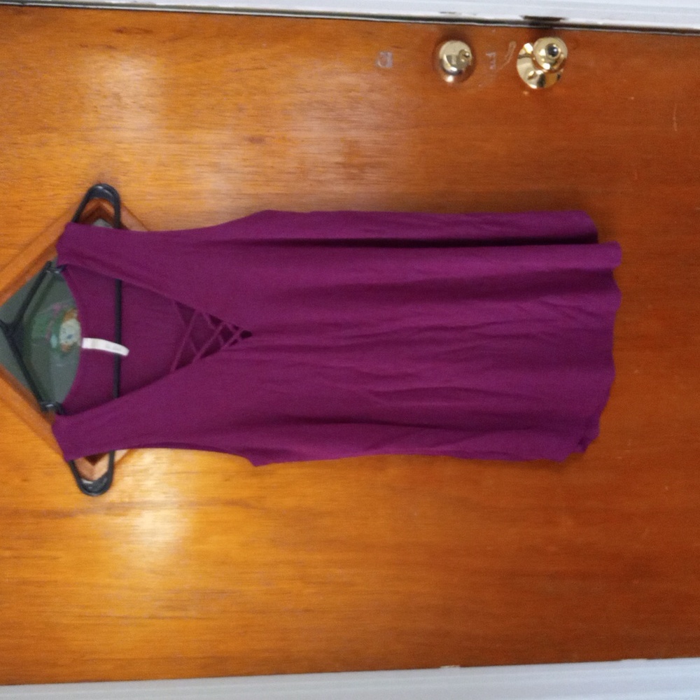 Bo Bel purple criss cross v neck sleeveless tank top